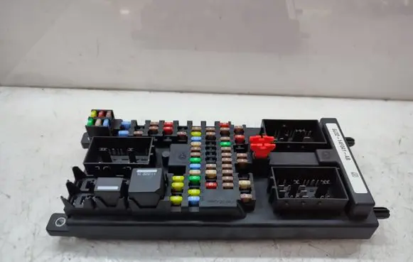 Land Rover Evoque I Fuse module GJ3214F041AB