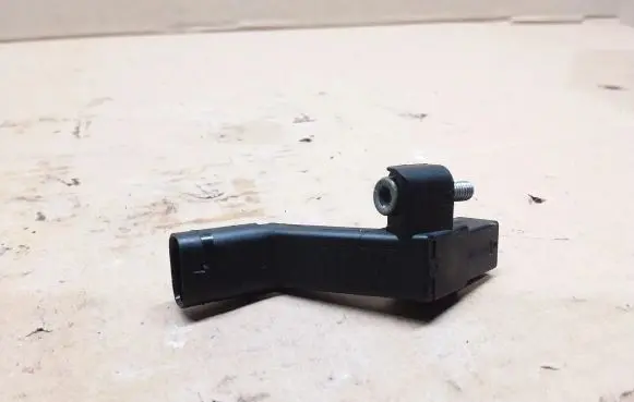Audi Q3 8U Crankshaft position sensor 04L906433B
