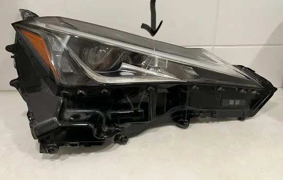 Lexus UX Headlight/headlamp