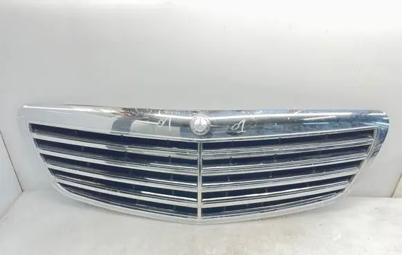 Mercedes-Benz S W221 Front bumper upper radiator grill 2218800083