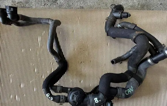 Thermostat/thermostat housing
