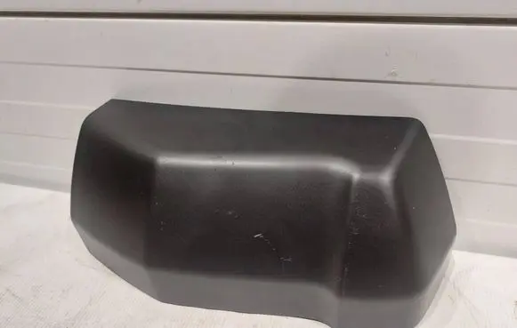 Rear fender molding trim