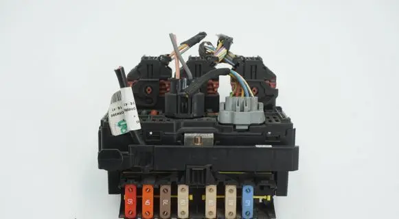 Peugeot 407 Fuse module 9656086180