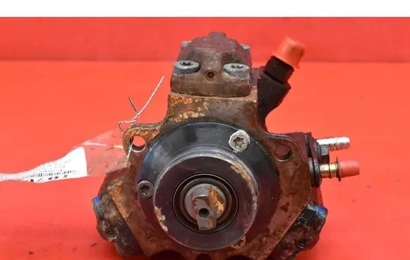 KIA Carens I Fuel injection high pressure pump 3310027000