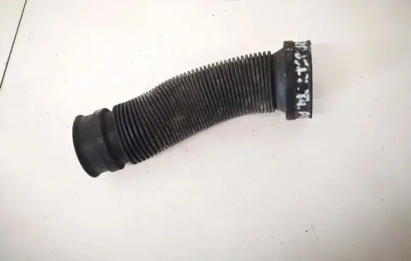Opel Astra H Air intake hose/pipe 13105267 FT0023935
