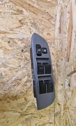 Toyota RAV 4 (XA20) Electric window control switch 8482042140
