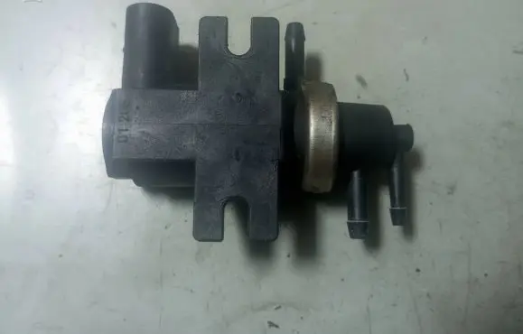 Volkswagen PASSAT B6 Turbo solenoid valve 1J0906627