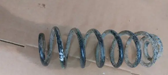 Volkswagen Touran I Rear coil spring