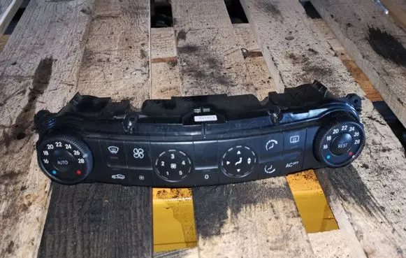 Mercedes-Benz E W211 Climate control unit 2118300090