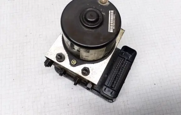Volkswagen Golf IV ABS Pump 1C0907379C 10096003113 1J0614117E