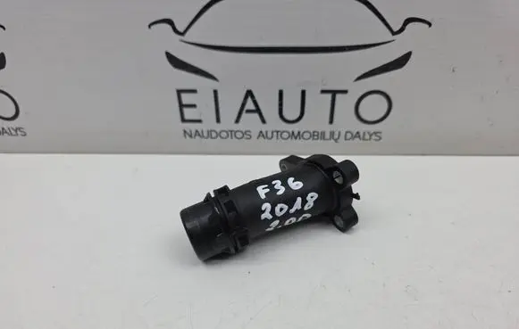Engine coolant pipe/hose
