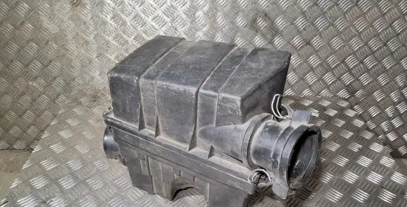 Mercedes-Benz E W124 Air filter box 1110940102 1110940004 4614485903