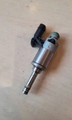 Audi A1 Fuel injectors set 04E133036A