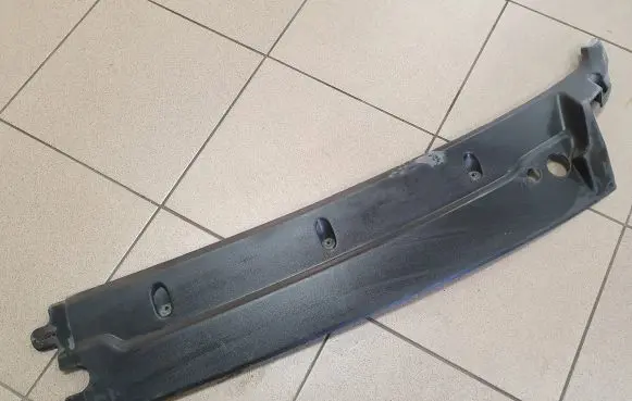 Iveco Daily 4th gen Wiper trim 504022284