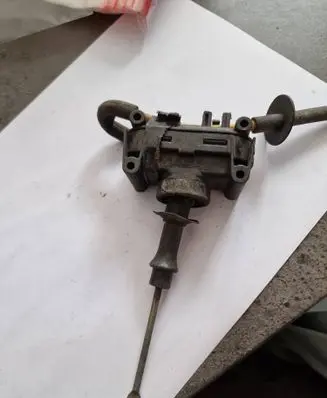 Mercedes-Benz E W124 Front door lock 0008007975