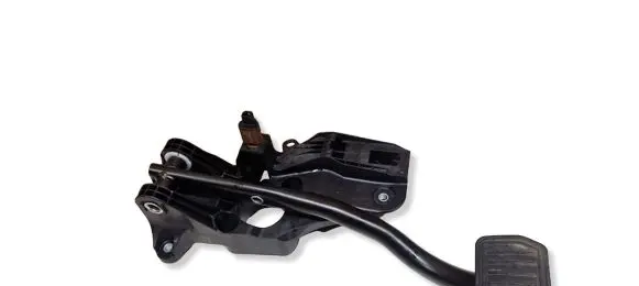 Tesla Model Y Brake pedal P118869150A 104468100B