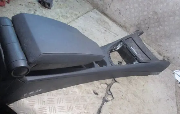 BMW 1 E81 E87 Armrest 7122228