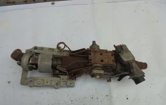 Volkswagen PASSAT B5 Steering wheel axle 3B1419502B