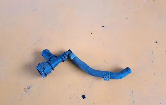 Mercedes-Benz E W212 Engine coolant pipe/hose PA66GF30 NW1290 3017701