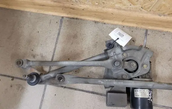 Mercedes-Benz A W168 Front wiper linkage and motor 404388 A1688200242 1389B