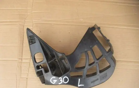BMW 5 G30 G31 Front bumper mounting bracket 7385347