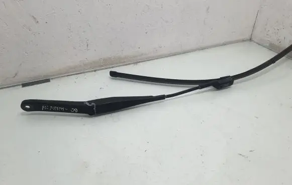 Ford Fiesta Front wiper blade arm 8A6117526