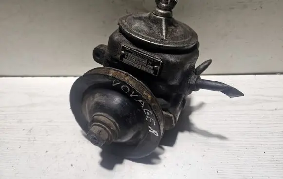 Mercedes-Benz W123 Power steering pump 7672900404 376526 1164601780