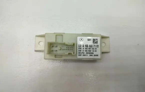 Mercedes-Benz C W204 Other control units/modules A1669007101 28298906 A1669010201