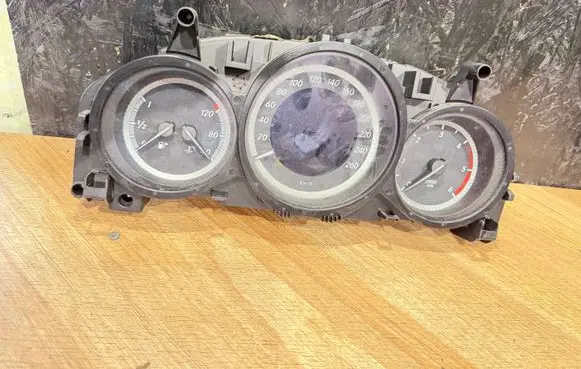 Mercedes-Benz C W204 Speedometer (instrument cluster) A2049004008