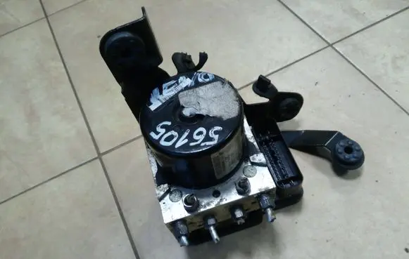 Renault Megane III ABS Pump 476607984R NE56105