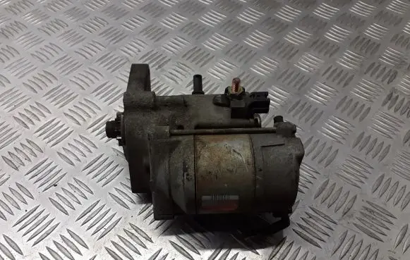 Toyota Yaris Starter motor 28100-33050