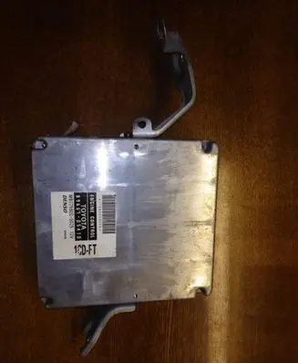 Toyota Avensis T220 Engine control unit/module 8966105410 MB1758005025 1758005025