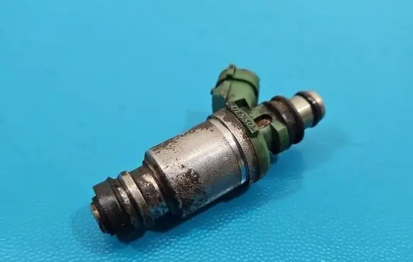 Toyota RAV 4 (XA10) Fuel injector 2325074100 IMPRK1546647
