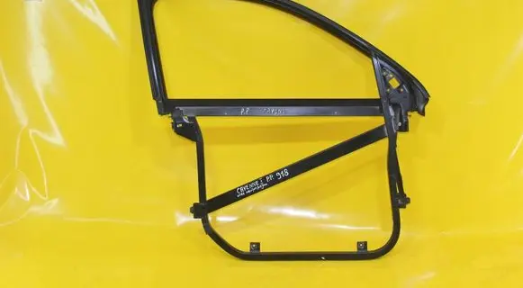 Porsche Cayenne (9PA) Front door window/glass frame 7L0837354