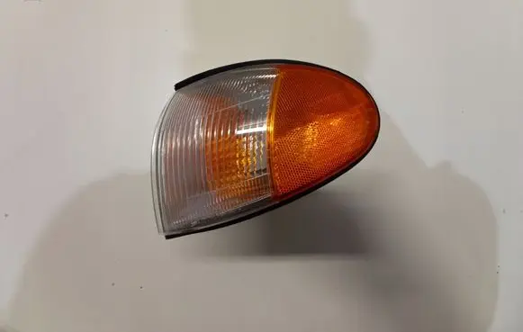 Hyundai Accent Front indicator light