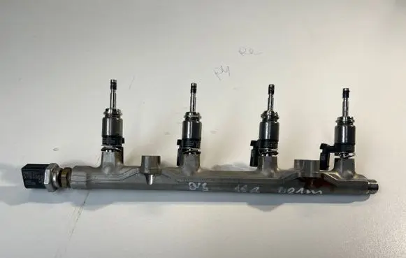 Audi Q3 F3 Fuel main line pipe 05E133320B