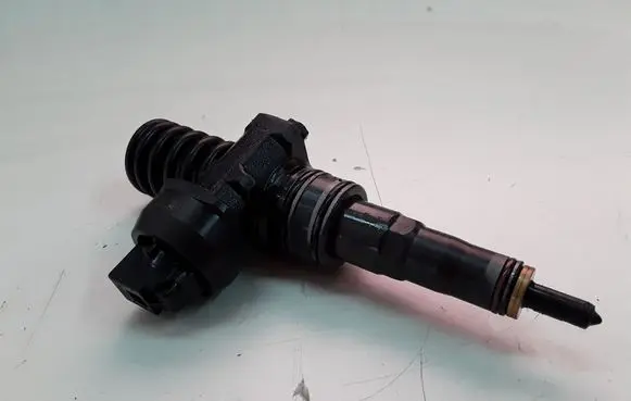 Skoda Roomster (5J) Fuel injector 0414720314