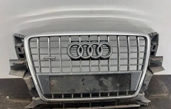 Audi Q5 SQ5 Front bumper upper radiator grill 8R0853651B 8R0853651D