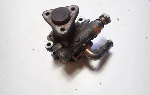 Audi A4 S4 B5 8D Power steering pump