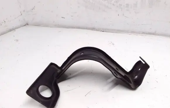 Honda CR-V Fender mounting bracket