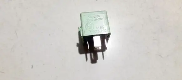 BMW 5 E39 Other relay 61368373700 v23134-k59-x312