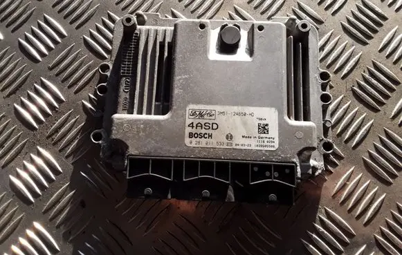 Ford Focus C-MAX Engine control unit/module 4ASD 0281011533
