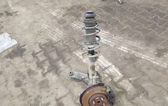 Toyota Yaris Front wheel hub spindle knuckle 