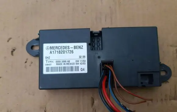 Mercedes-Benz SLK R171 Seat control module A1718201726