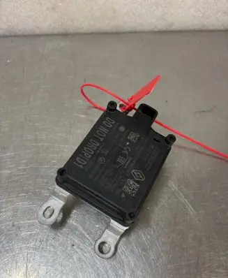 Renault Captur II Trunk lid opening control unit 284471113R