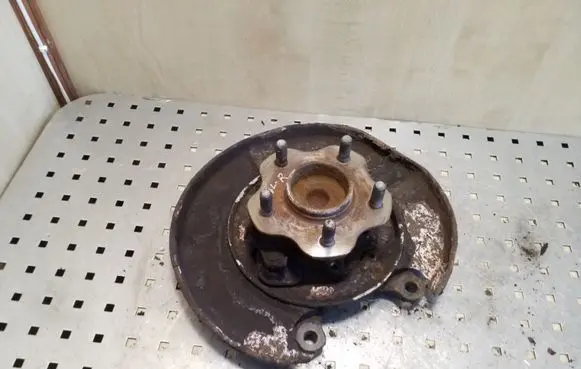 Nissan Qashqai+2 Rear wheel hub