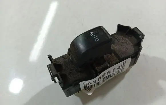 Toyota Avensis Verso Electric window control switch 8403044020 84030-44020