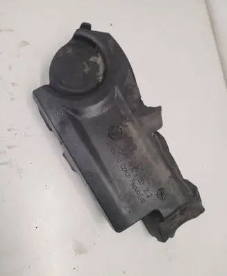 Volkswagen PASSAT B8 Heat shield in engine bay 03N103954C