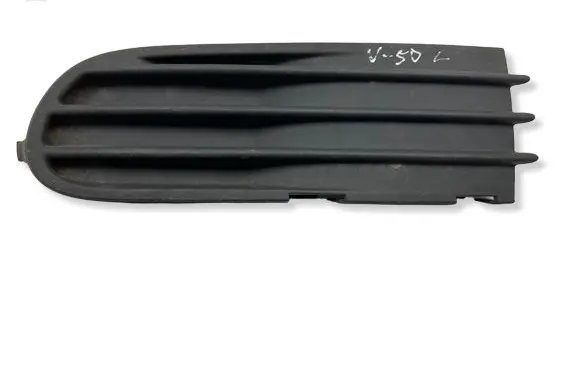 Volvo V50 Front bumper lower grill 30657009