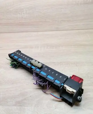 BMW 3 E46 Fuse module 8364532